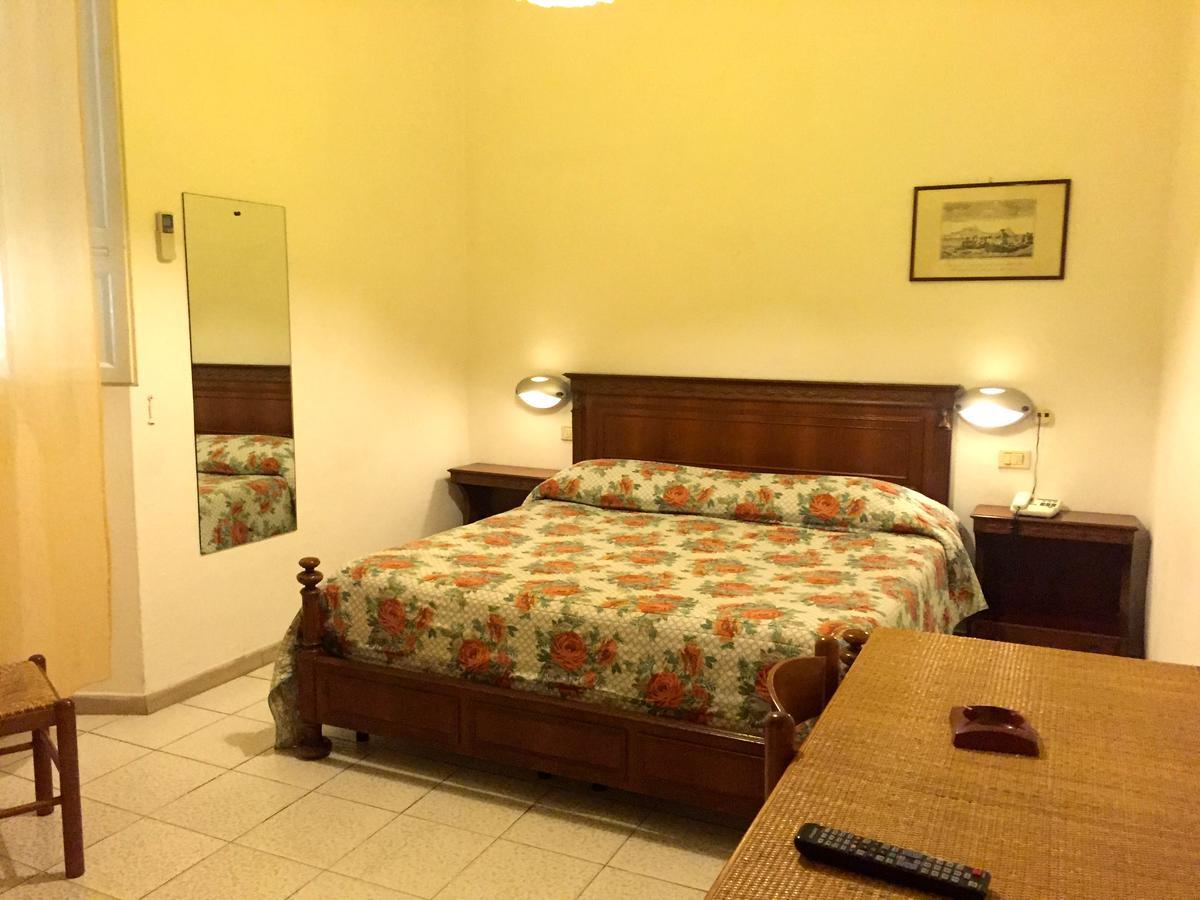 Albergo Ape Elbana Portoferraio Eksteriør bilde